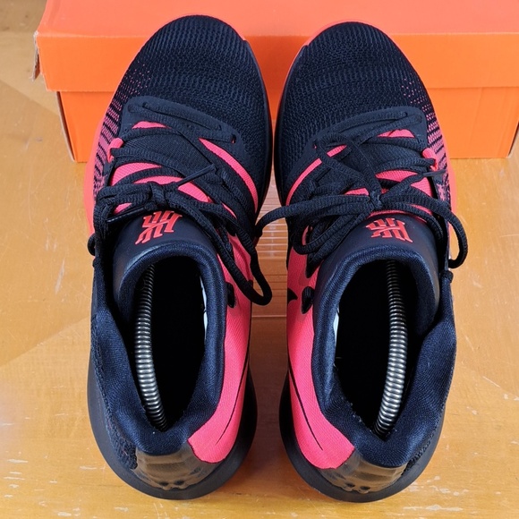 Nike Kyrie Flytrap knit black & red orbit mid top basketball sneaker shoes 8.5 main image 7